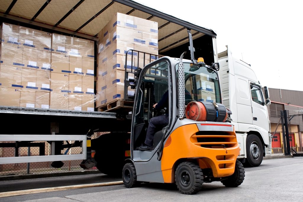 The Difference Between Full Truckload & LTL Shipping
